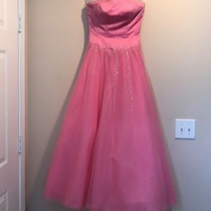 Gorgeous Cire’ Pink Prom Ballgown SZ 4